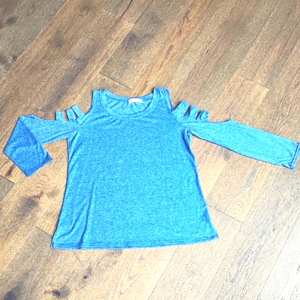 LEO ROSI TOP W ACCENTED SLEEVES